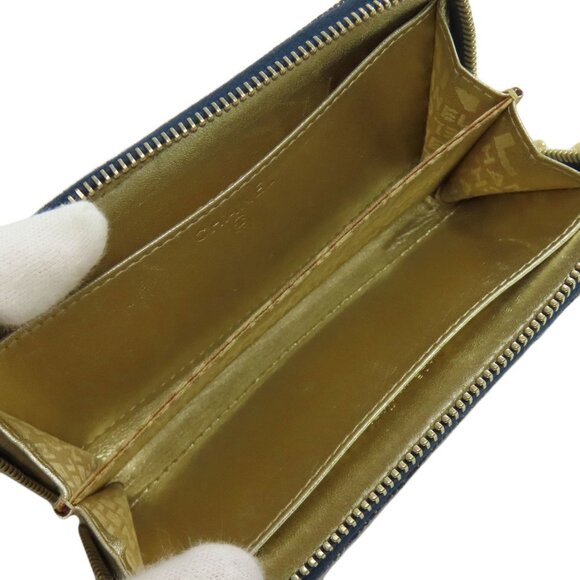 CHANEL Blue Logo Wallet - Picture 4 of 11